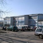 Dach in Doppelstehfalztechnik aus Zink vorbewittert, Fassade in Winkelstehfalztechnik auch Zink vorbewittert