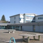 Dach in Doppelstehfalztechnik aus Zink vorbewittert, Fassade in Winkelstehfalztechnik auch Zink vorbewittert